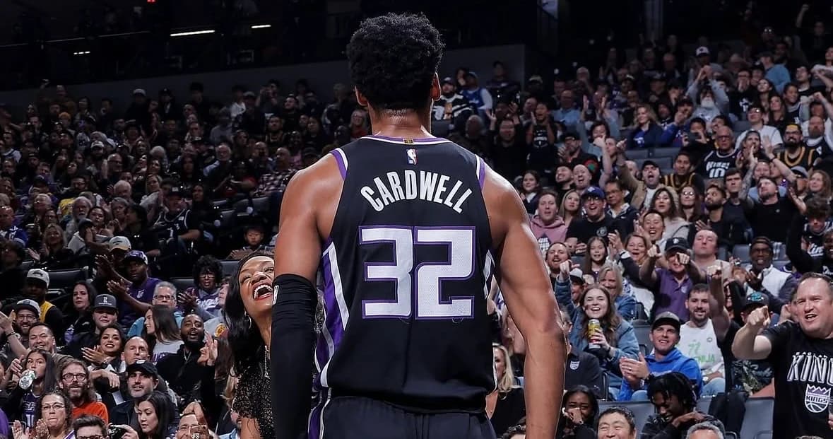 Lesiones complican la pintura de los Kings antes del estreno
